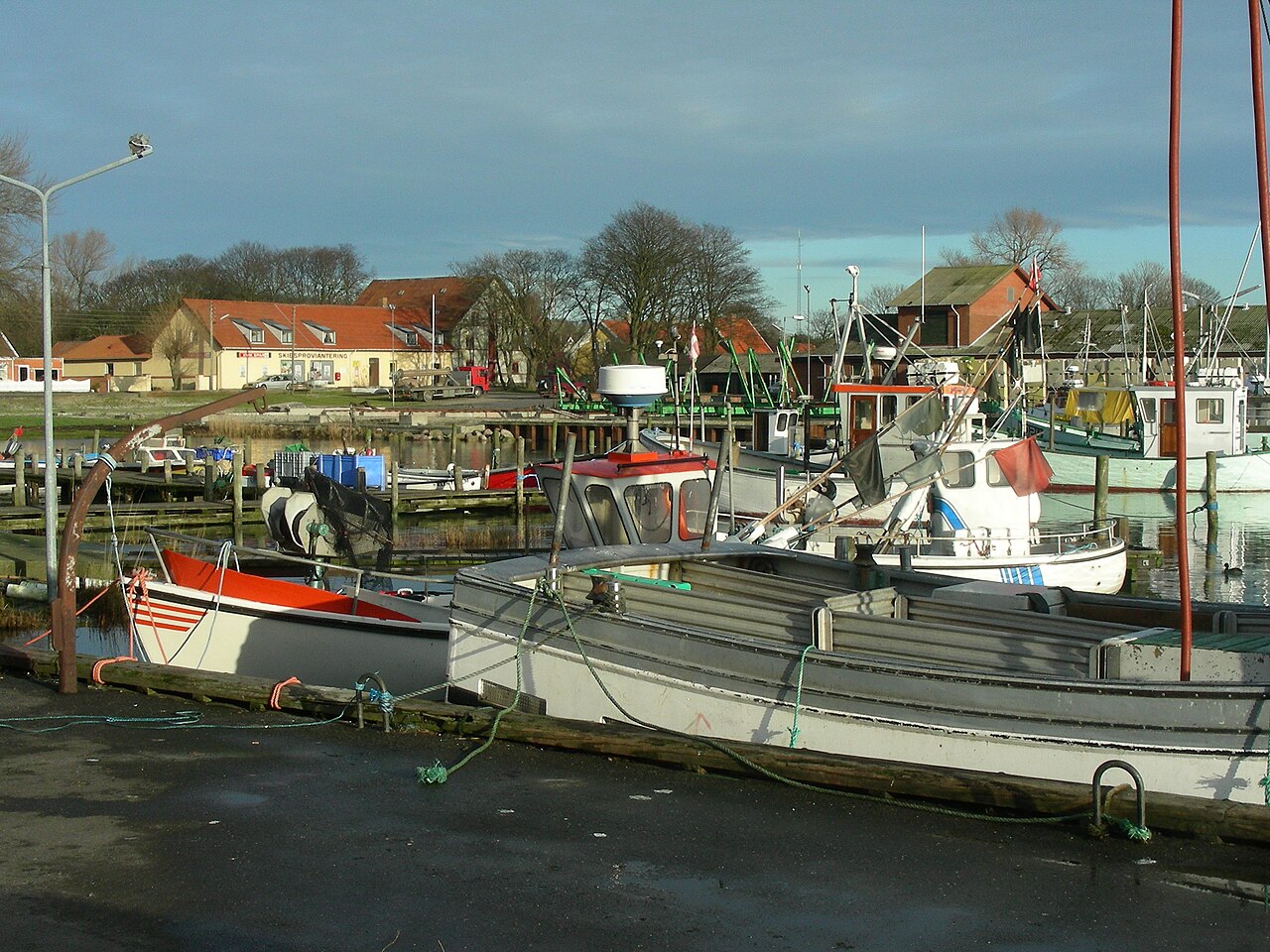 Omgivelserne omkring Klintholm Havn